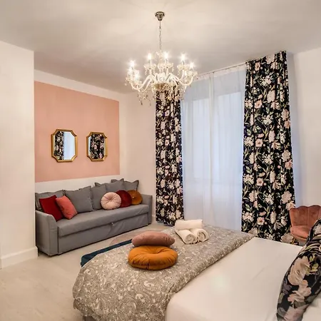 Aweshomeitaly - White Mirrors Apartment Pisa Exterior foto