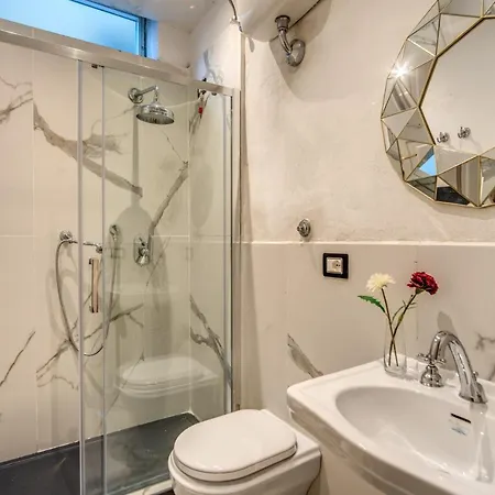 Aweshomeitaly - White Mirrors Apartment Pisa Exterior foto