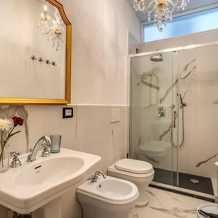 Aweshomeitaly - White Mirrors Apartment Pisa Exterior foto