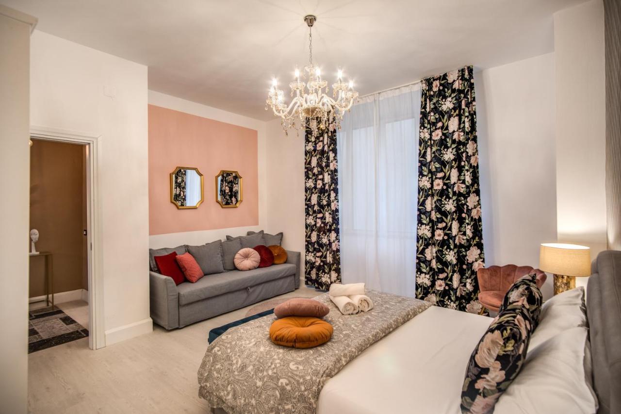Aweshomeitaly - White Mirrors Appartement *