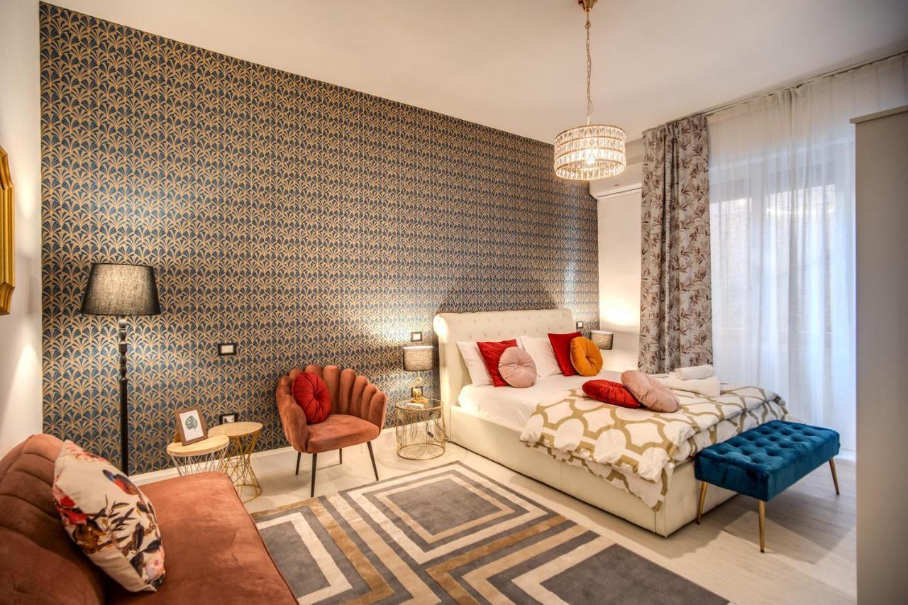 Aweshomeitaly - White Mirrors Apartamento