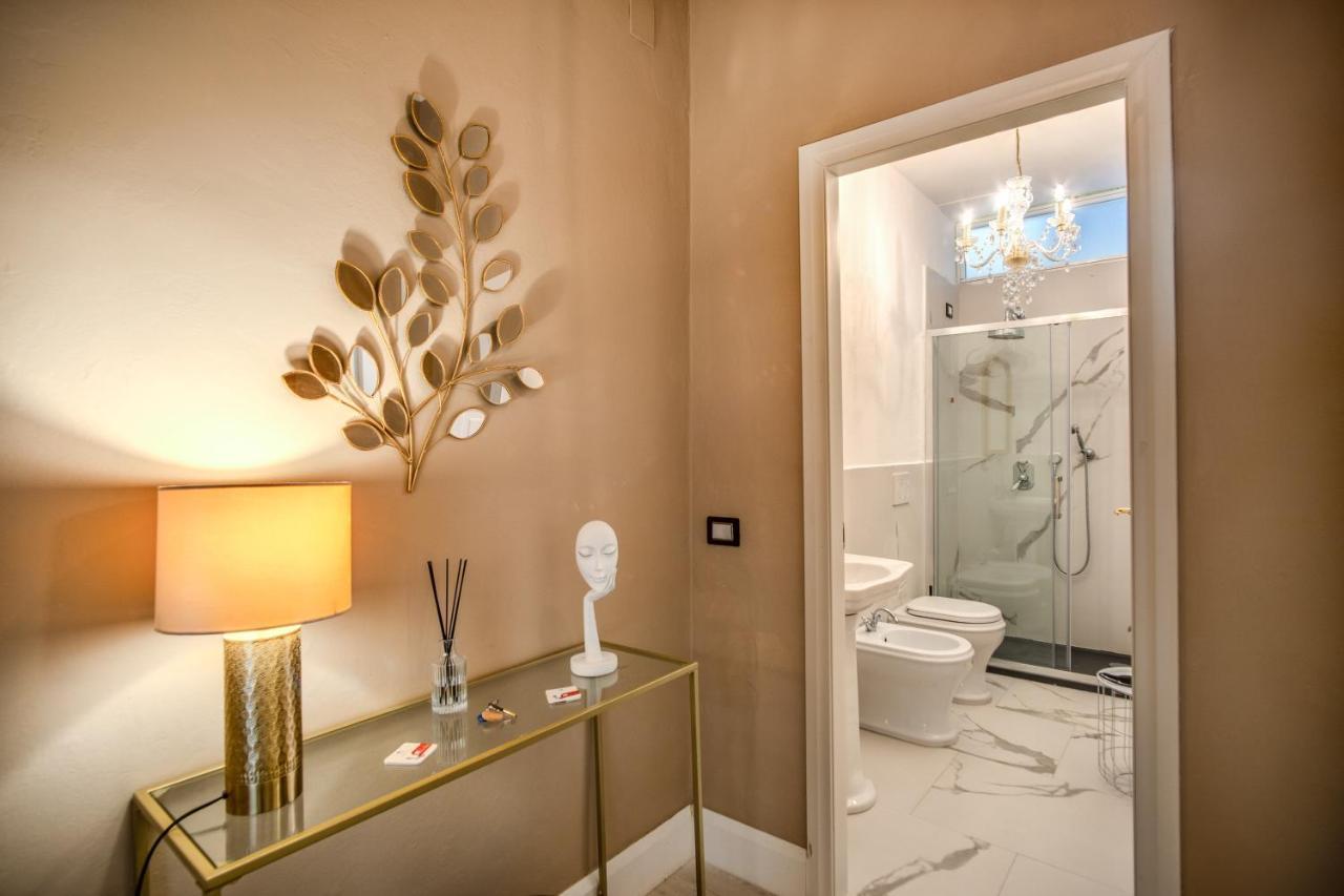 Aweshomeitaly - White Mirrors Apartamento
